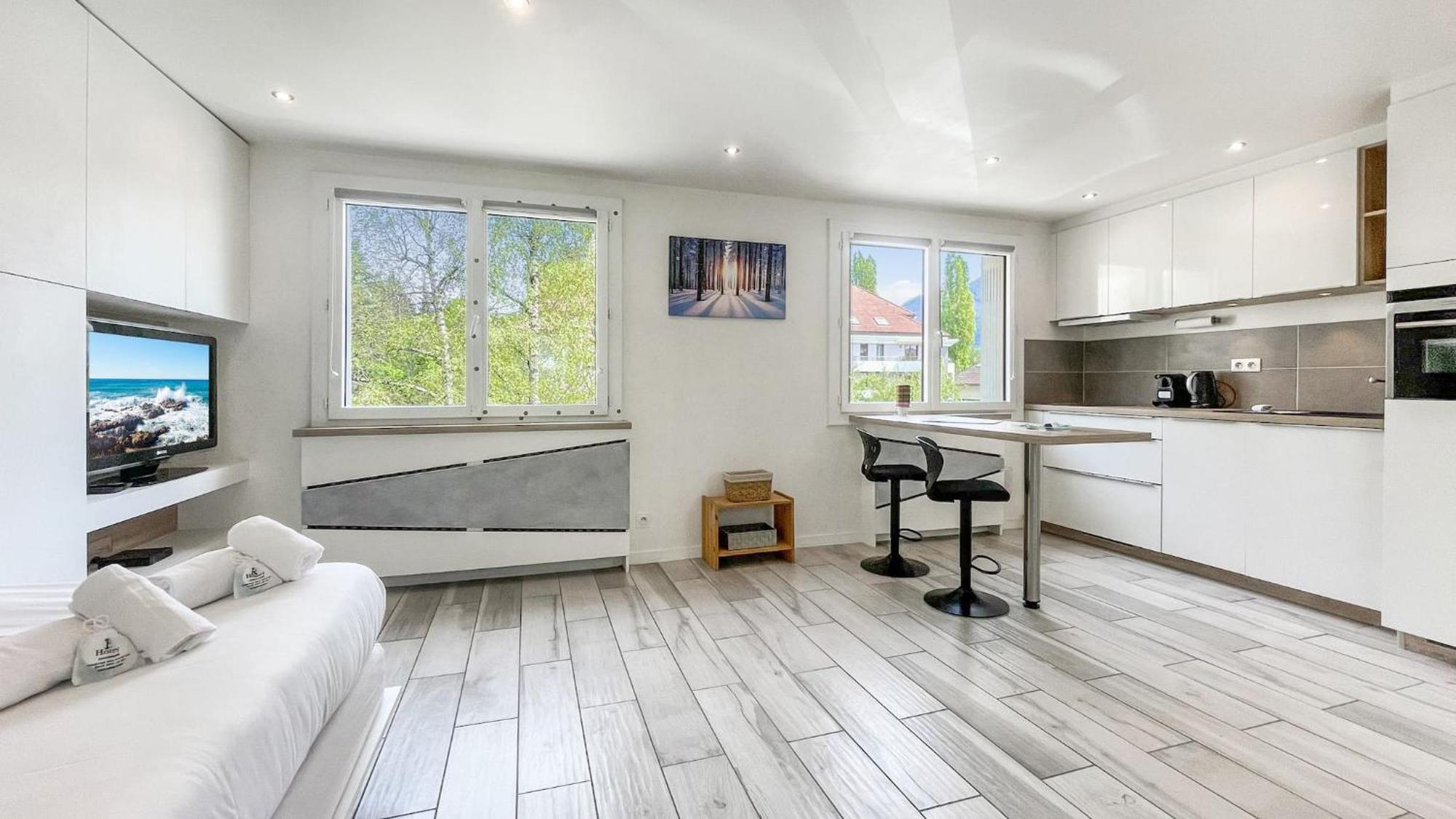 Homey Tidy - New / Proche Centre Annecy / Parking Gratuit / Logement Entierement Equipe Exterior photo